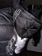 Cargar imagen en el visor de la galería, The cold weather jacket
